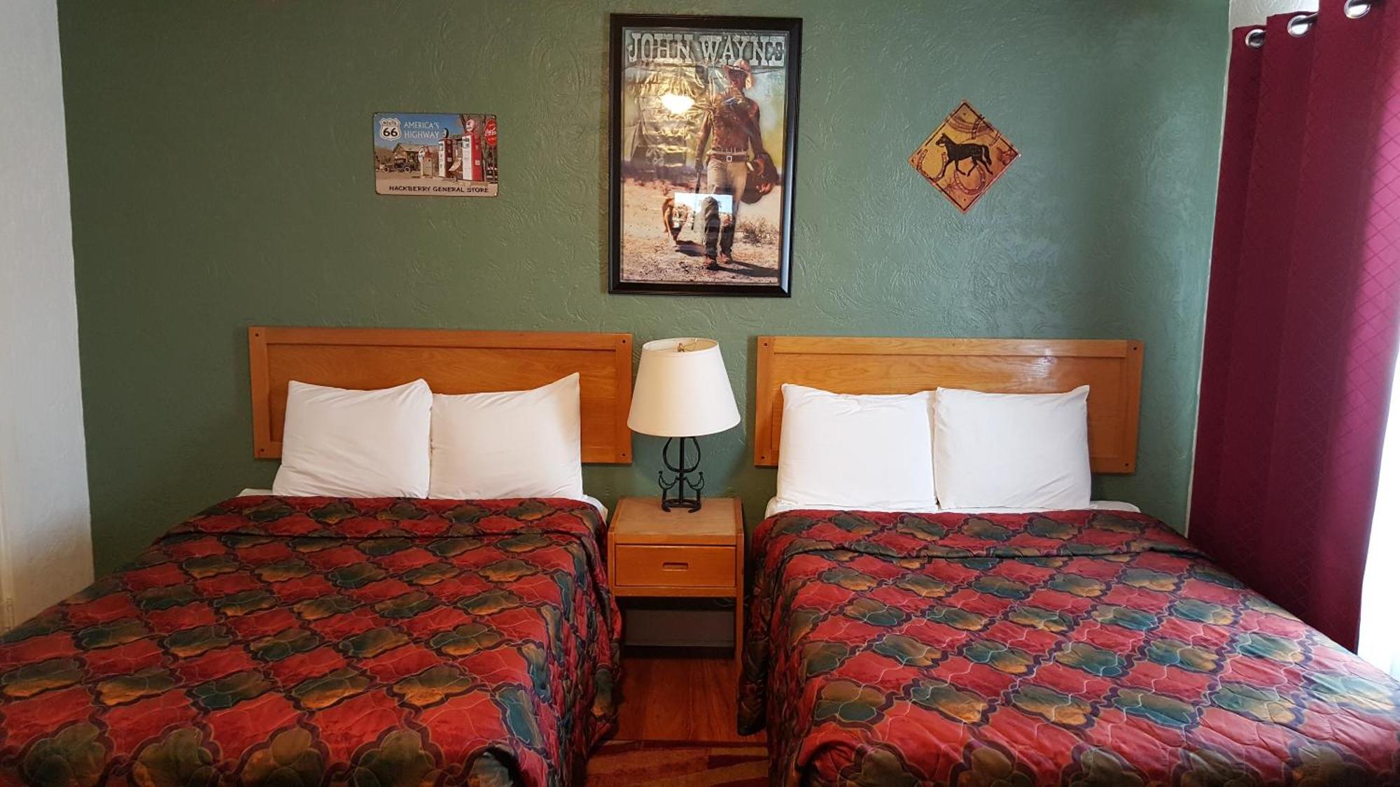 Deluxe Inn Селіґмен Номер фото
